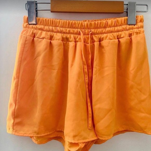 Aritzia (Sundays Best) - Picture 1 of 2